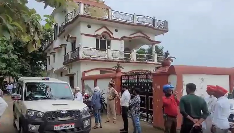 देवरिया हत्याकांड में अब बुलडोजर एक्शन की तैयारी! प्रेमचंद यादव के मकान पर लगा ये नोटिस UP Tak