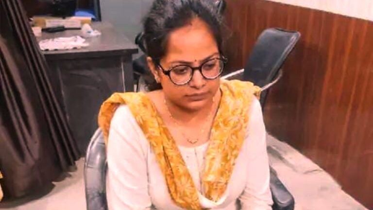 कानपुर में सिर्फ ₹4 हजार ने महिला लेखपाल अधिकारी को कर दिया ‘बर्बाद’, जानें ये पूरा मामला UP Tak