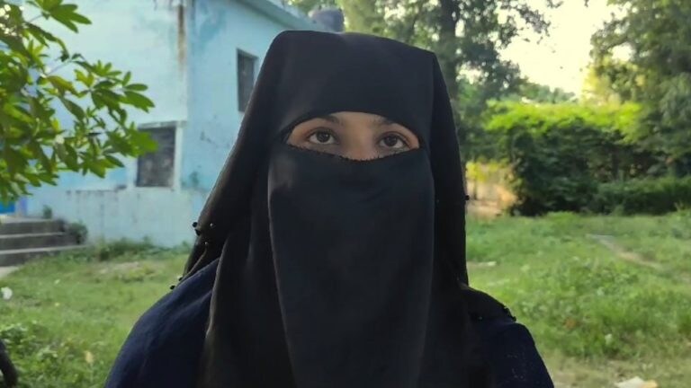 हरदोई: निकाह के 2 महीने बाद शौहर ने गर्भवती पत्नी के साथ वो-वो किया, जानकर आप भी भड़क जाएंगे बांदा: निकाह के 2 महीने बाद शौहर ने गर्भवती पत्नी के साथ वो-वो किया, जानकर आप भी भड़क जाएंगे