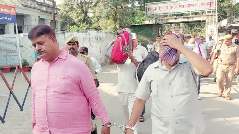 क्या था रामपुर का कारतूस कांड? जिससे हिल गया था यूपी और अब 24 पुलिसकर्मी को मिलेगी सजा क्या था रामपुर का कारतूस कांड? जिससे हिल गया था यूपी और अब 24 पुलिसकर्मी को मिलेगी सजा