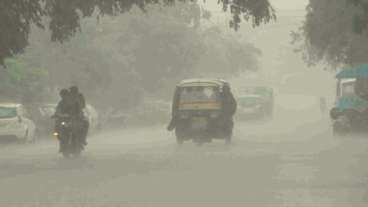 UP Weather: मौसम में भारी बदलाव, कई जिलों में बारिश का अलर्ट जारी, IMD ने दिया ये बड़ा अपडेट UP Weather: मौसम में भारी बदलाव, कई जिलों में बारिश का अलर्ट जारी, IMD ने दिया ये बड़ा अपडेट