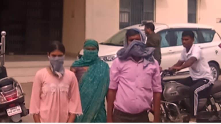 स्कूल जाते समय अपहरण फिर रेप, फिर अपहरण-रेप! आगरा की छात्रा की दास्तां सुन खून खौल जायेगा स्कूल जाते समय अपहरण फिर रेप, फिर अपहरण-रेप! आगरा की छात्रा की दास्तां सुन खून खौल जायेगा