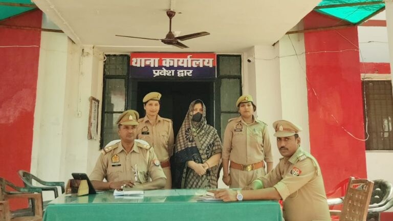 शाइस्ता-अफशां के साथ STF को थी लंबे वक्त से विजय लक्ष्मी चौधरी की तलाश, शातिर है ये लेडी डॉन शाइस्ता-अफशां के साथ STF को थी लंबे वक्त से विजय लक्ष्मी चौधरी की तलाश, शातिर है ये लेडी डॉन