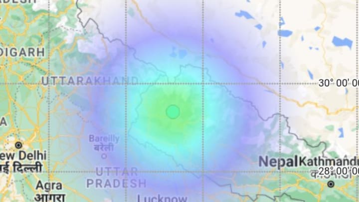 नोएडा में महसूस किए गए भूकंप के तेज झटके, रिएक्टर स्केल पर इतनी रही तीव्रता UP Tak
