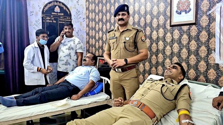 चंदौली मे पुलिस हर महीने आयोजित करेगी ब्लड डोनेशन कैंप, ये है इसका उद्देश्य UP Tak