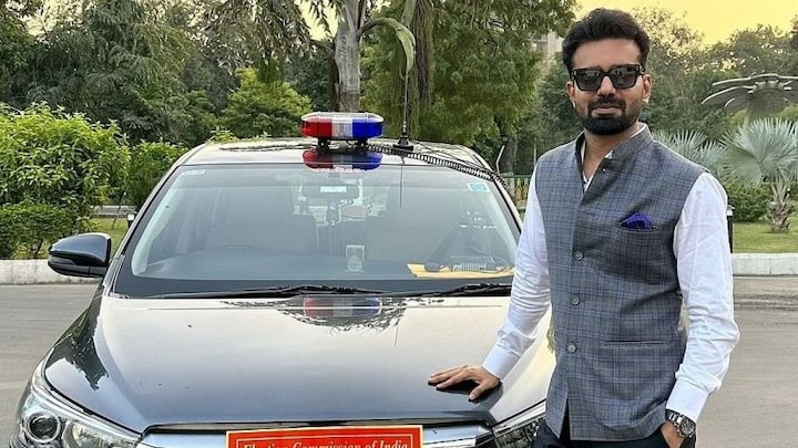 अब IAS अभिषेक सिंह ने दिया इस्तीफा, इस वजह से योगी सरकार ने फरवरी में किया था निलंबित UP Tak