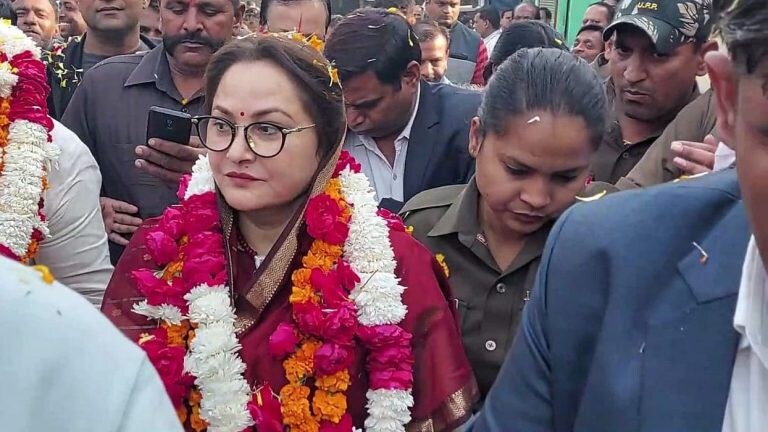 रामपुर की पूर्व सांसद और एक्ट्रेस जयाप्रदा के खिलाफ गैर-जमानती वारंट जारी, जानें पूरा मामला UP Tak