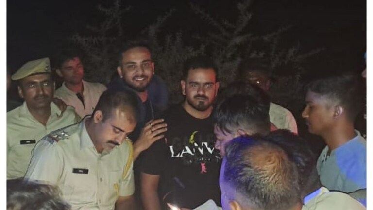 कोटा पुलिस ने एल्विश यादव को पकड़ा फिर नोएडा पुलिस से हुई ये बात और छोड़ दिया, पूरी कहानी UpTak