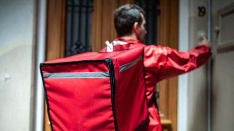 कानपुर : पिज्जा डिलीवरी बॉय बनकर घर में घुसे और कर ली 23 लाख की चोरी, हैरान कर देगी ये वारदात UP Tak