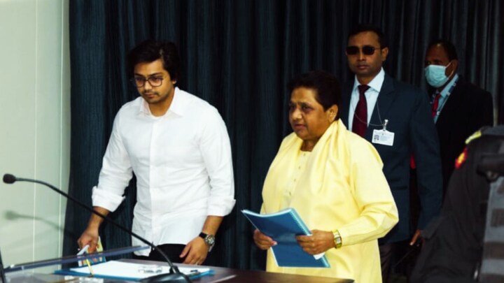 मायावती के भतीजे आकाश आनंद ने शुरू की 2024 की तैयारी, यूथ को कनेक्ट करने की रणनीति UP Tak