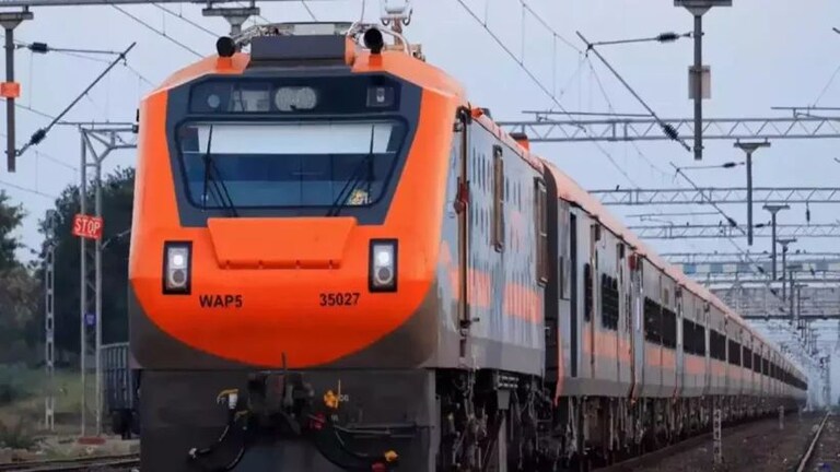 इतनी बेजोड़ है अयोध्या आने वाली अमृत भारत एक्सप्रेस, एक से बढ़कर एक खासियत इतनी बेजोड़ है अयोध्या आने वाली अमृत भारत एक्सप्रेस, एक से बढ़कर एक खासियत