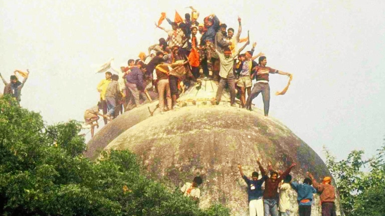 6 दिसंबर 1992: जब ‘अयोध्या’ से बदल गई पूरे देश की राजनीति, जानें इस दिन की पूरी कहानी UP Tak