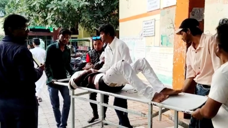 बांदा में युवक ने अपने ही दोस्त के पेट में कर दिया चाकू से ताबड़तोड़ वार, आखिर क्यों? यहां जानिए UP Tak