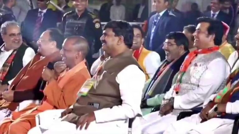 CM योगी ने दुकानदार से पूछा- मोमोज खाने के बाद रवि किशन ने रुपये दिए?, गोरखपुर सांसद ये बोले UP Tak