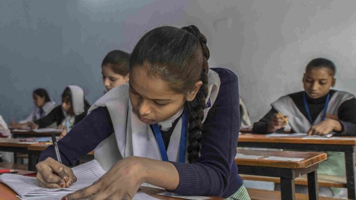 UP Board Date Sheet 2024: 10-12वीं परीक्षा का शेड्यूल जारी, देखें किस दिन है कौनसा पेपर UpTak