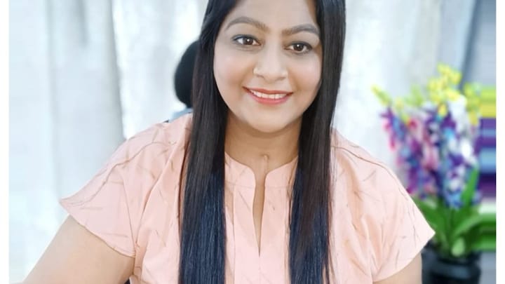 गंभीर बीमारी को मात देकर यूपी की इस टैरो कार्ड रीडर ने हासिल किया ये मुकाम? संघर्ष भरी है कहानी UP Tak