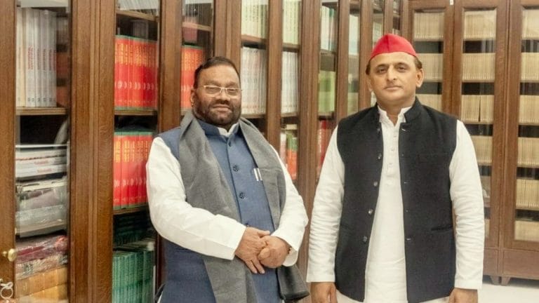 स्वामी प्रसाद मौर्य के विवादित बयानों पर गुस्सा हुए अखिलेश यादव? सपा चीफ ने ये क्या कह दिया UP Tak