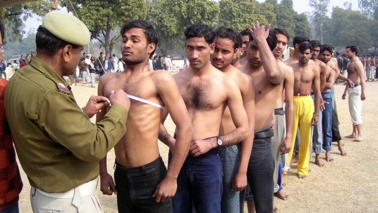 UP Tak इम्पैक्ट : यूपी पुलिस भर्ती की आयु सीमा में मिलेगी तीन साल की छूट, सामने आया सबसे बड़ा अपडेट RECRUITMENTS