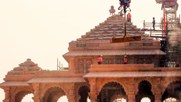 राम मंदिर के फर्श पर बिछेगा भदोही की कालीन, दीवार पर लगेगी राम-सीता की तस्वीरों वाली ‘हैंगिंग’ UP Tak