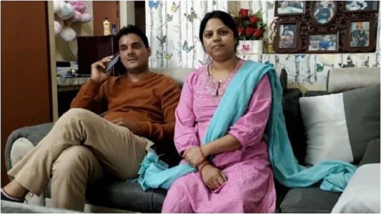 क्रिकेट टीम बनाकर रातों रात महिला बनी करोड़पति, इस गेम ने बदली कांस्टेबल की पत्नी की किस्मत क्रिकेट टीम बनाकर रातों रात महिला बनी करोड़पति, इस गेम ने बदली कांस्टेबल की पत्नी की किस्मत