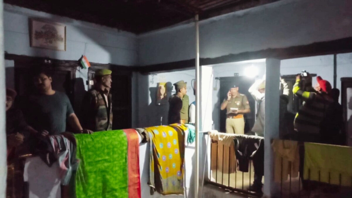 वाराणसी में आंध्र प्रदेश के 4 लोगों ने एक कमरे में की आत्महत्या, सुसाइड नोट से पता चली ये कहानी UP Tak