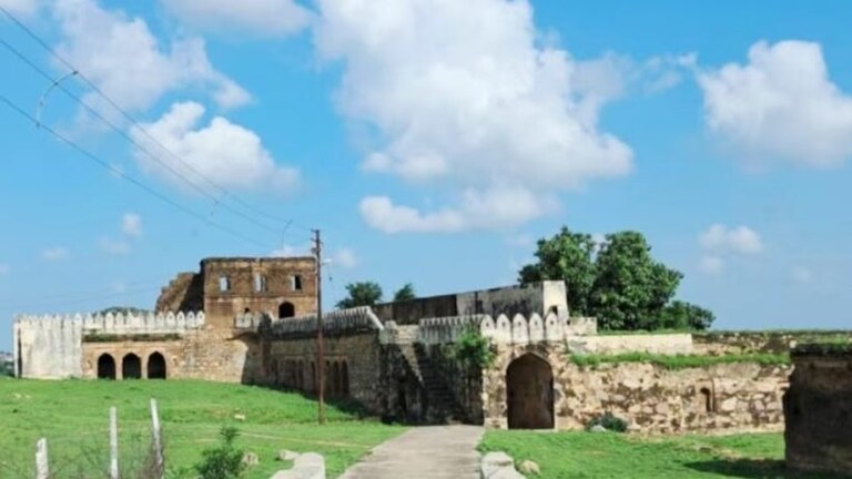 मकर संक्रांति पर बांदा के इस किले में लगता है कपल्स का मेला, प्रेमियों की होती है हर मुराद पूरी UP Tak