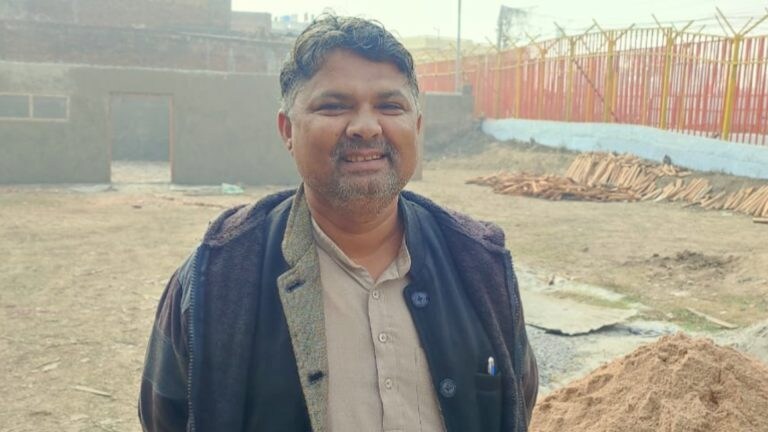 Ram Mandir Ayodhya: रामलला के पड़ोसी हैं अयोध्या के नूर आलम, इस नाते कर रहे धर्म का ये काम Ram Mandir Ayodhya: रामलला के पड़ोसी हैं अयोध्या के नूर आलम, इस नाते कर रहे धर्म का ये काम