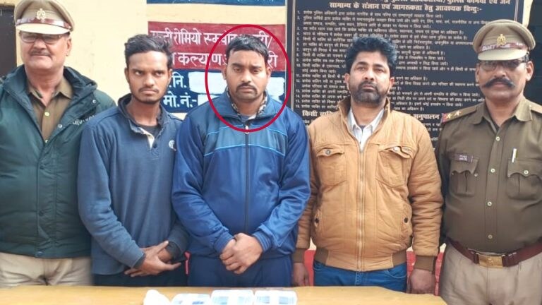 करणी सेना का जिलाध्यक्ष गोरक्षक राहुल करता था गोकशी, पकड़ा तो हुआ इस बड़ी साजिश का खुलासा करणी सेना का जिलाध्यक्ष गोरक्षक राहुल करता था गोकशी, पकड़ा तो हुआ इस बड़ी साजिश का खुलासा