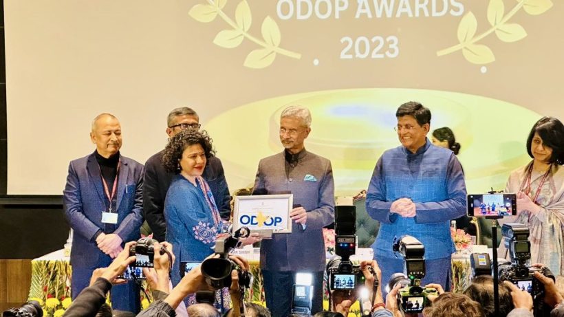 बांदा का शजर पत्थर कैसे होता है, जिसके लिए DM दुर्गा शक्ति नागपाल को मिला ODOP अवॉर्ड UP Tak
