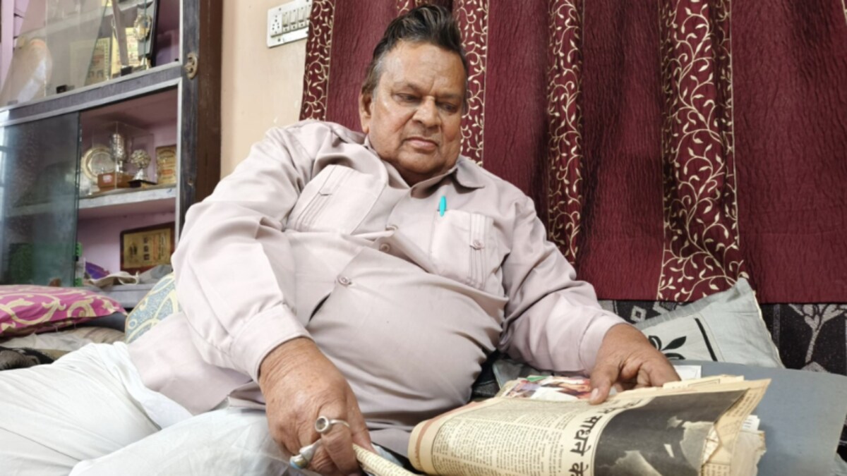 बाबरी जब टूटी तो वहीं खड़े थे मुस्लिम कारसेवक गुल मोहम्मद, बाद में इनका नाम हो गया गुल्लूराम UP Tak