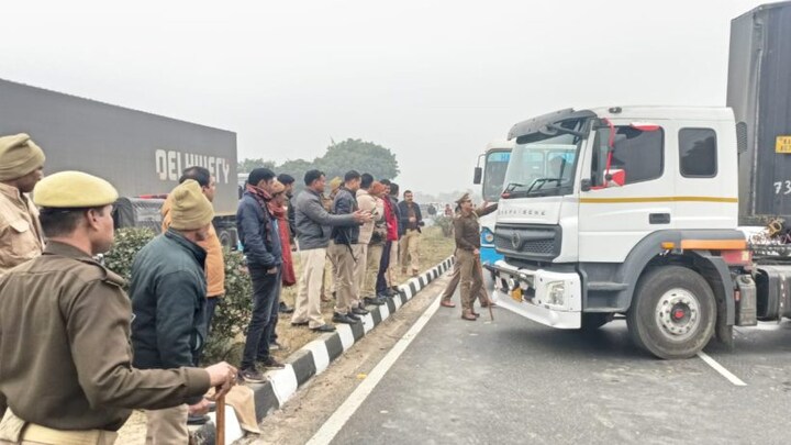 मोटर व्हीकल एक्ट के ‘हिट एंड रन’ नियम को लेकर यूपी में ड्राइवरों का विरोध प्रदर्शन, किया चक्का जाम UP Tak