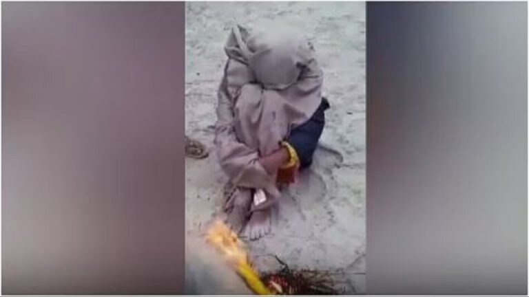 कानपुर : चलती ट्रेन से महिला को पुल से गंगा नदी में फेंका, तन पर नहीं था एक भी कपड़ा, ऐसे बची जान कानपुर : चलती ट्रेन से महिला को पुल से गंगा नदी में फेंका, नाविकों ने ऐसे बचाई जान