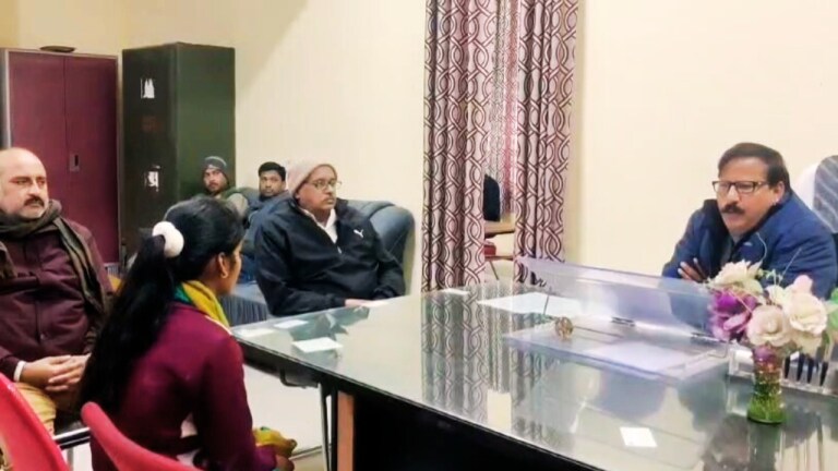 कौशांबी में टीचर ने ITI छात्रा के साथ की गंदी हरकत! आरोपी हुआ फरार तो पुलिस ने लिया ये एक्शन UP Tak