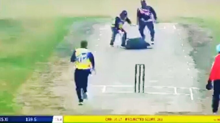 नोएडा: क्रिकेट मैच में रन लेते समय इंजीनियर को आया हार्ट अटैक, पिच पर ही हुई दर्दनाक मौत UP Tak