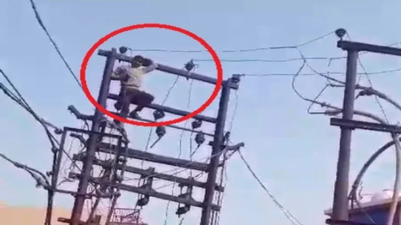 नोएडा : नशे में बिजली के ट्रांसफार्मर पर चढ़कर युवक के किया ड्रामा, फिर हुई अनहोनी UP Tak