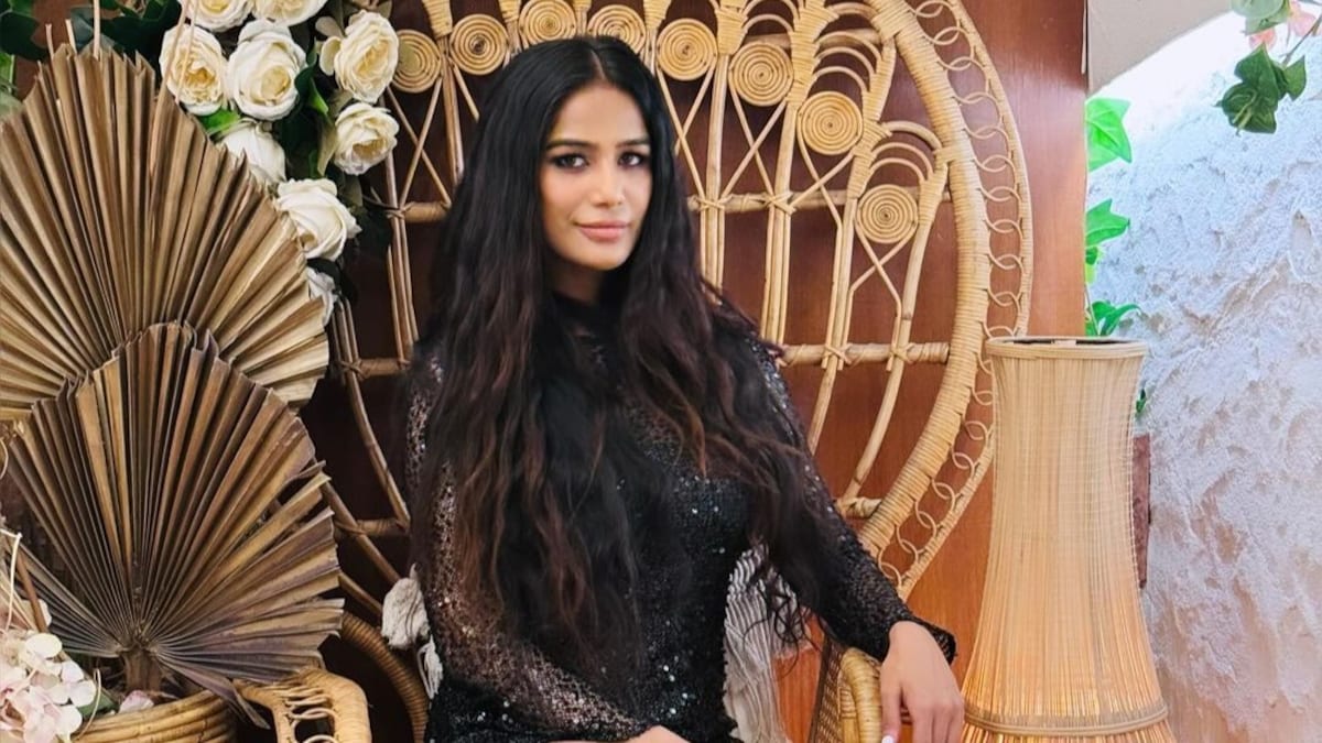2020 में BF से की शादी पर चली नहीं, कहानी पूनम पांडे के ग्लैमर वाले करियर की poonam pandey