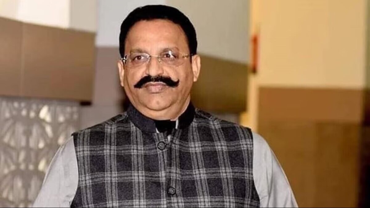 जेल में बंद माफिया मुख्तार अंसारी को हो गई ये 'गंभीर बीमारी', 3 डॉक्टरों के पैनल ने किया जांच तो पता चली ये बात मनोज राय हत्याकांड में मृतक के पिता के खिलाफ ही वारंट हुआ जारी, माफिया मुख्तार है आरोपी