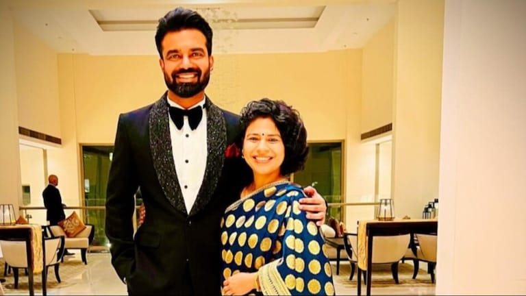 चर्चित बांदा डीएम दुर्गा शक्ति नागपाल के पति IAS अभिषेक सिंह ने राम भक्तों के लिए उठाया ये बड़ा कदम Abhishek Singh Durga Shakti Nagpal