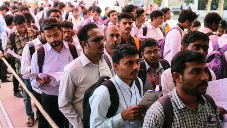 यूपी में कितने प्रिंसिपल, सहायक अध्यापकों के पद खाली? विधानसभा में सरकार ने दी जानकारी UP Tak