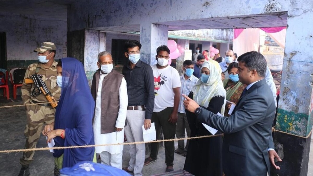 देश का मिजाज: आज हुए चुनाव तो यूपी में NDA और INDIA में किसे मिलेंगी कितनी सीट, कौन रहेगा आगे? UP News