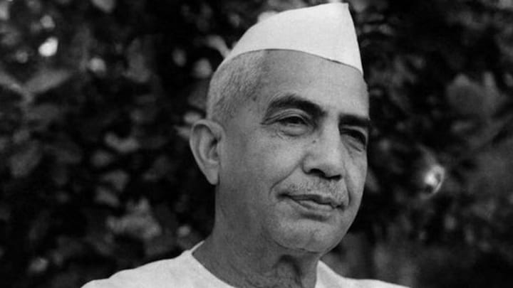 जब चौधरी परिवार को लेकर कांग्रेस का प्लान हुआ था फेल, एयरपोर्ट का नाम बदलना भी नहीं आया था काम UP Tak