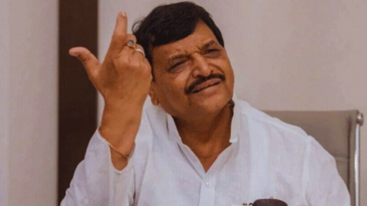 पहले बदायूं से धर्मेंद्र को लड़ाना था, अब चाचा शिवपाल को उतारा! अखिलेश ने क्यों किया ये चेंज? UP Tak