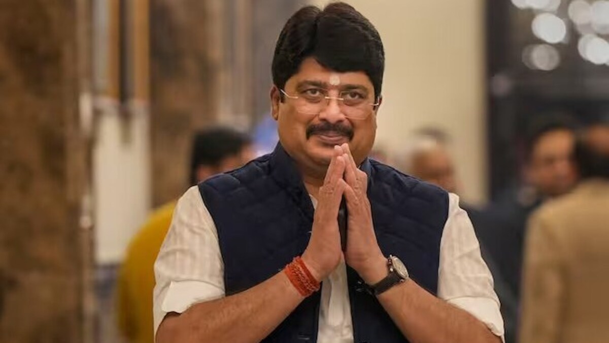 राजा भैया से मिलने उनके घर पहुंचे यूपी बीजेपी अध्यक्ष, जानें अचानक क्यों बढ़ी हलचल UP Tak