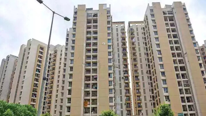 12वीं का एग्जाम देकर आया, 22वें फ्लोर पर गया और फिर नोएडा में छात्र ने उठाया खौफनाक कदम UP Tak