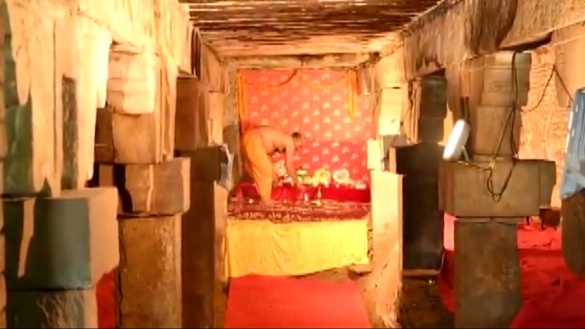 ज्ञानवापी के व्यासजी तहखाने में होती रहेगी पूजा या लगेगी रोक? हाईकोर्ट आज सुनाएगा फैसला UP Tak