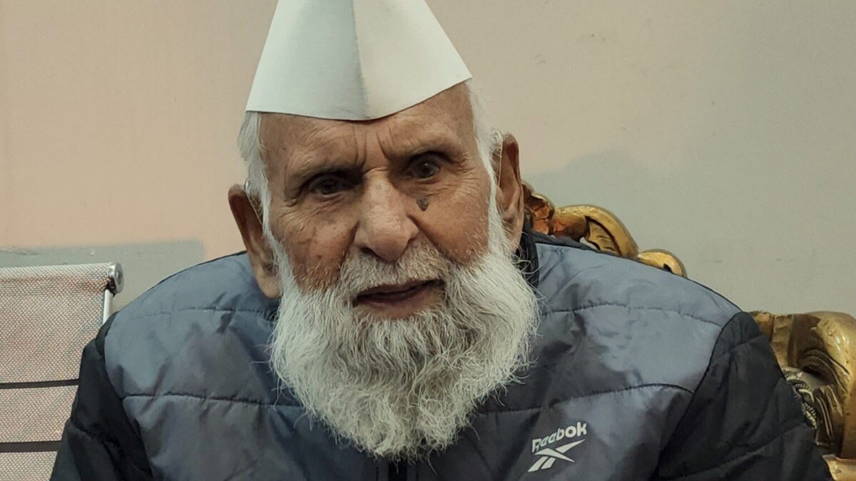 सपा सांसद शफीकुर्रहमान बर्क का 94 साल की उम्र में निधन, लोकसभा चुनाव से पहले सपा को बड़ा झटका Shafiqur Rahman Barq