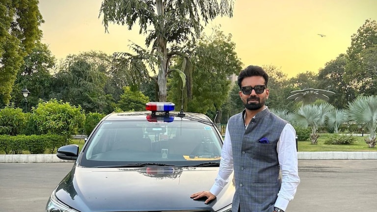 अभिषेक सिंह अब नहीं रहे IAS, इस्तीफा हो गया मंजूर पर आगे एक नए मिशन के लिए दिख रहे तैयार UP Tak