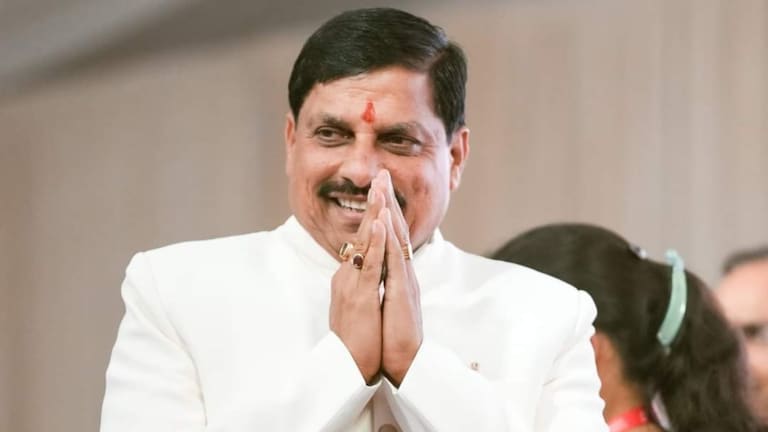 यादव महाकुंभ में आए मध्य प्रदेश CM मोहन यादव ने 450 साल पहले की ये कहानी बता UP से बताया रिश्ता mp cm mohan yadav