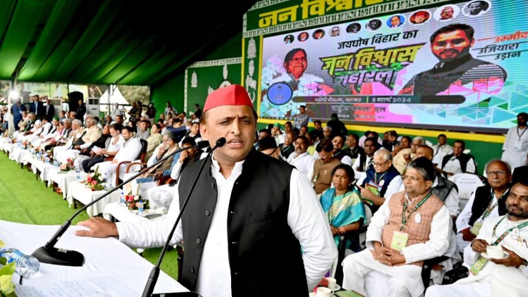 '120 हटाओ, देश बचाओ', विपक्ष की रैली में अखिलेश यादव ने दिया भाजपा की हार का मंत्र UP Tak