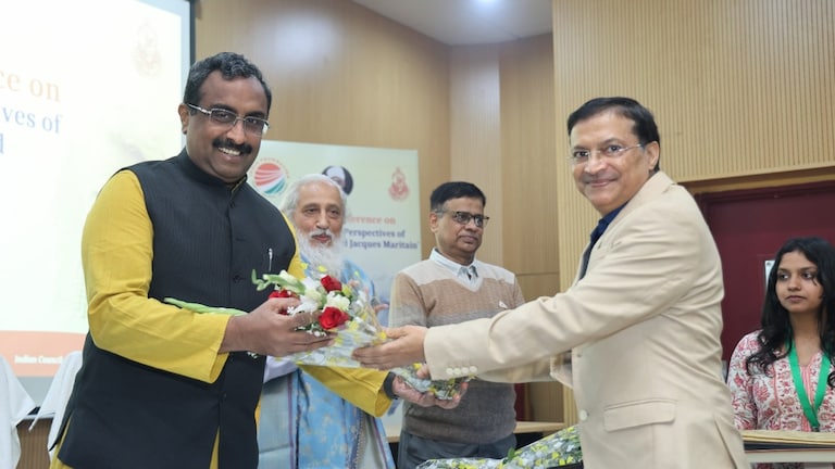 वाराणसी में 'एकात्म मानववाद' पर अंतर्राष्ट्रीय सम्मेलन,  याद किए गए पं. दीनदयाल उपाध्याय UP Tak